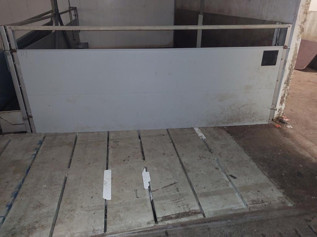 Kunststof hokinrichting. 2.50 x 1.00 meter, Dieren en Toebehoren, Hondenhokken, Ophalen, 110 cm of meer, 65 tot 100 cm