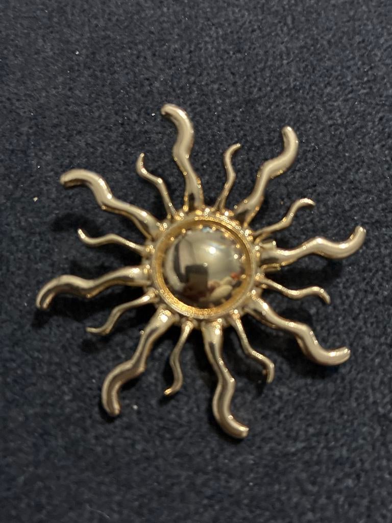 Gouden Broche - Zonnevorm, Ophalen of Verzenden, Zo goed als nieuw, 4 tot 7 cm, Goud