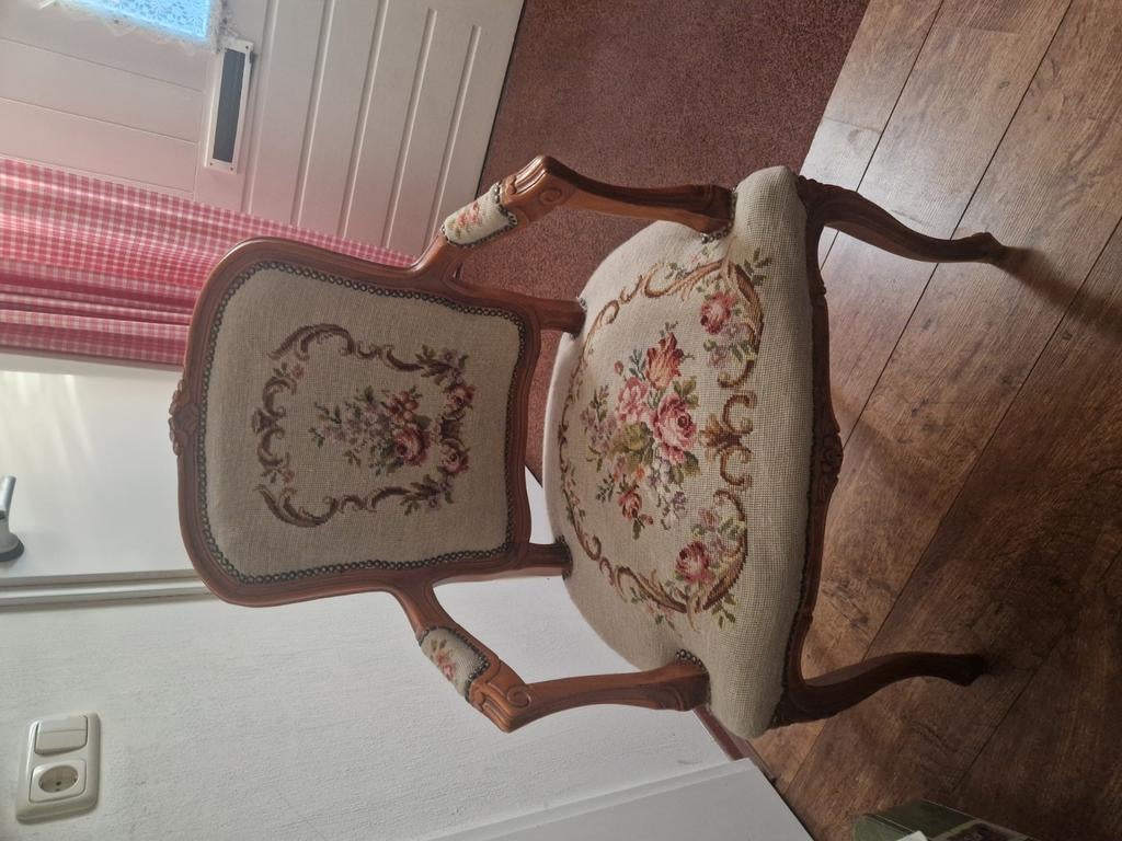 geborduurd stoeltje, Ophalen of Verzenden