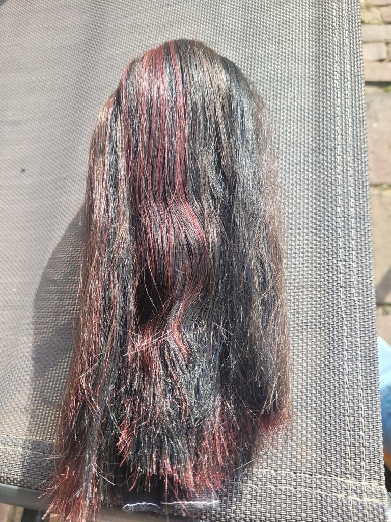 Bratz pop met lange bruine haren en kleurrijke outfit, Ophalen of Verzenden