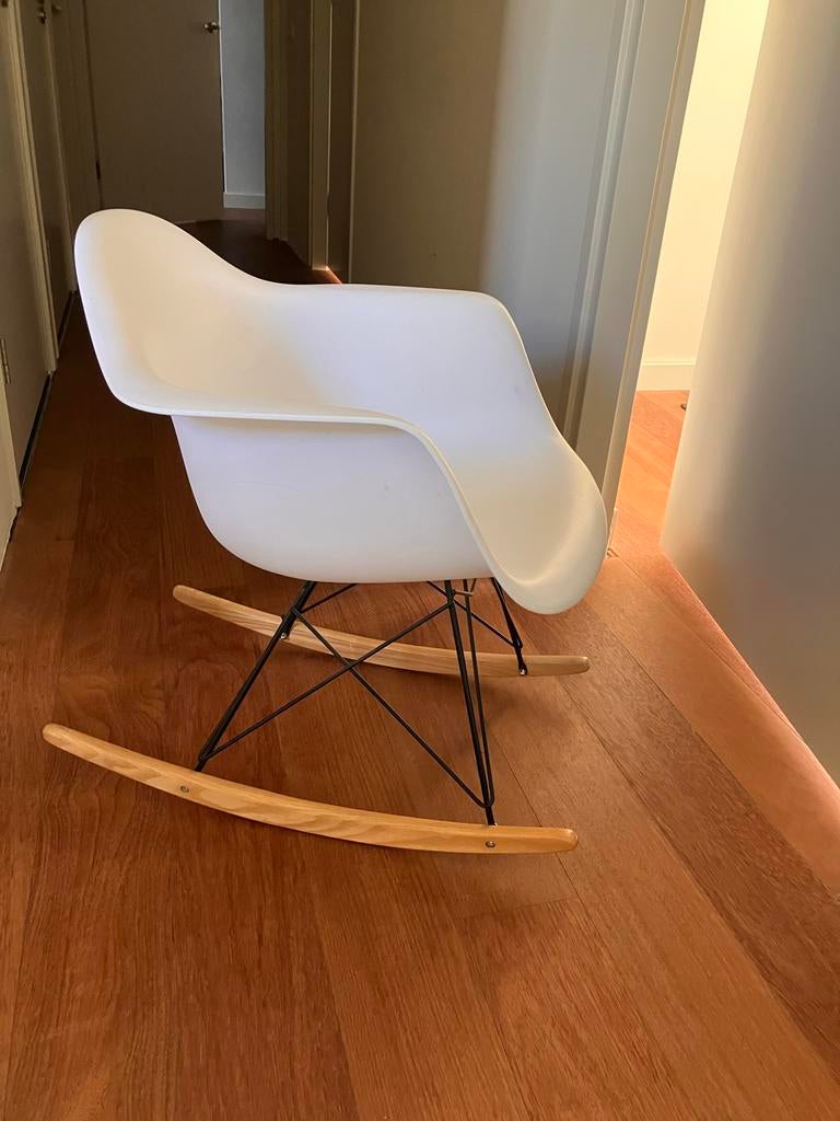 Moderne Schommelstoel in Vitra Eames Stijl - Wit, Ophalen, Kunststof, Wit, Zo goed als nieuw