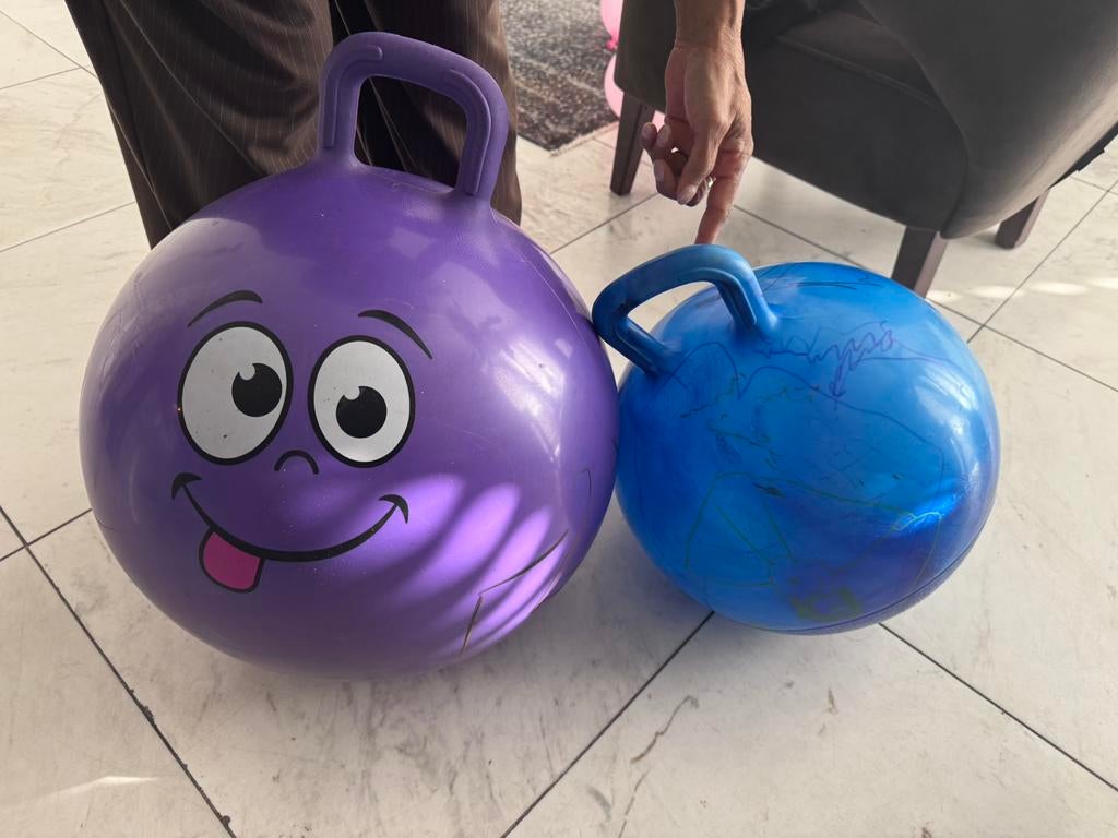 Skippybal twee stuks, Ophalen, Gebruikt