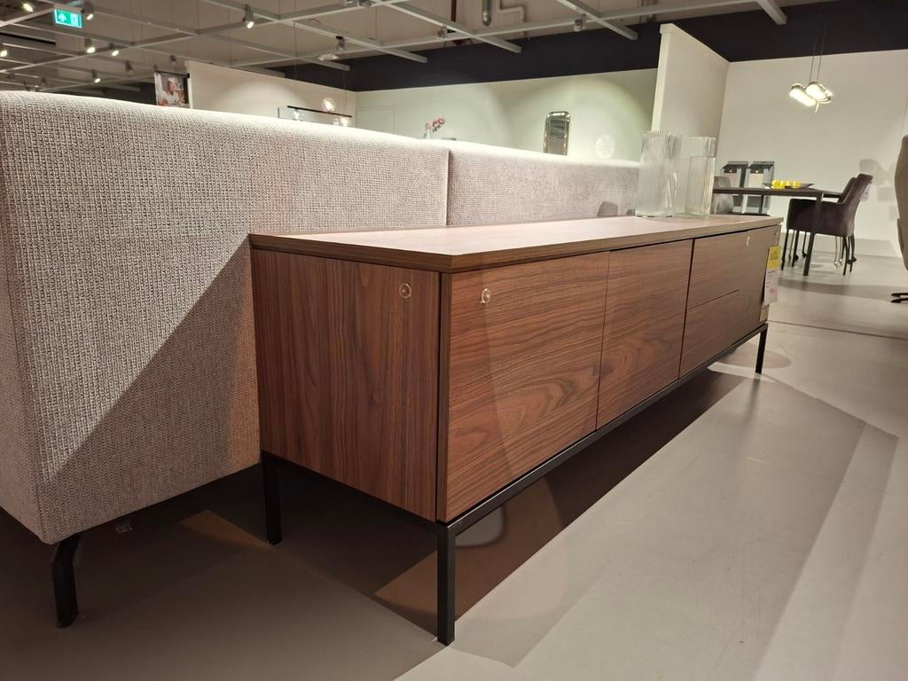 Showroommodel tv-dressoir Brixton melamine noten, Ophalen, Nieuw, Minder dan 100 cm, Metaal