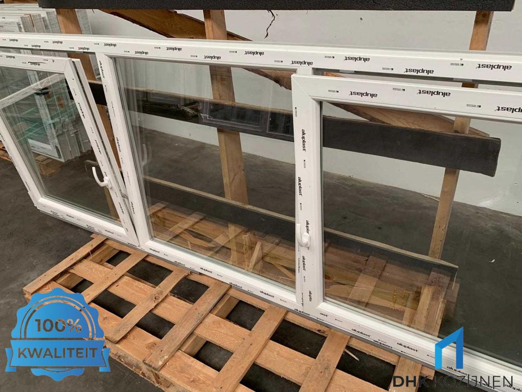 Kunststof Kozijn 300x110 Direct uit Voorraad leverbaar, Doe-het-zelf en Verbouw, Kozijnen en Schuifpuien, Niet ingevuld, Kunststof