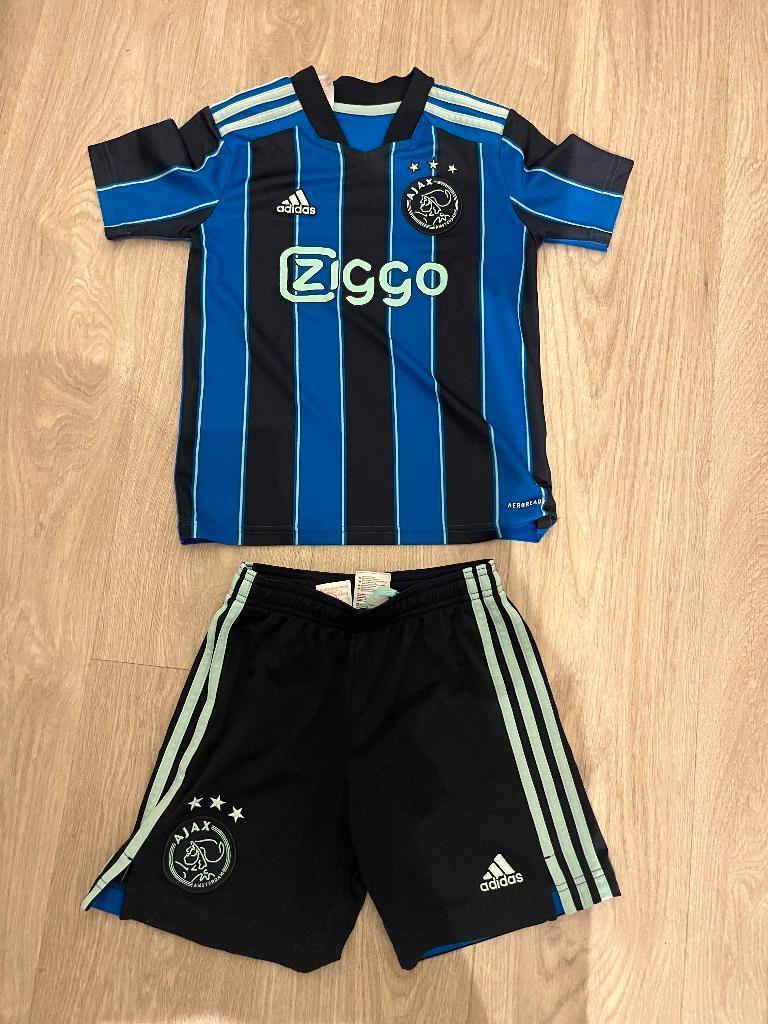 tenue club maat 140, Adidas, Gebruikt, Jongen of Meisje, Ophalen of Verzenden