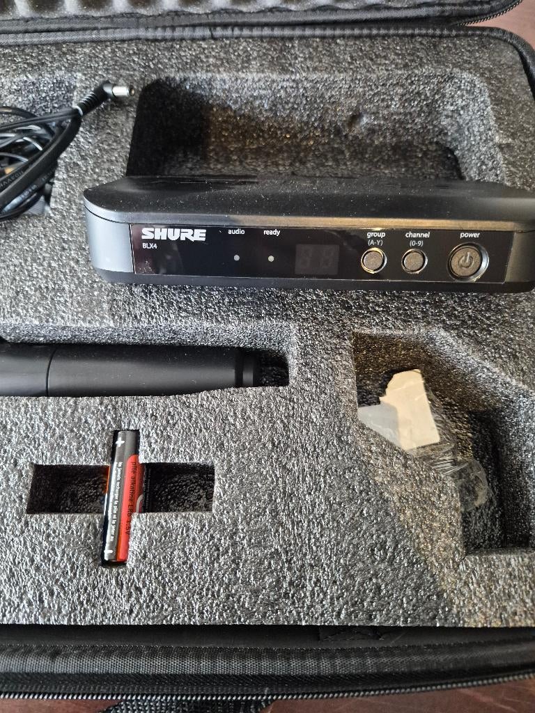 Microfoons te koop Shure (zang-instrumenten), Ophalen, Zo goed als nieuw, Zangmicrofoon, Draadloos