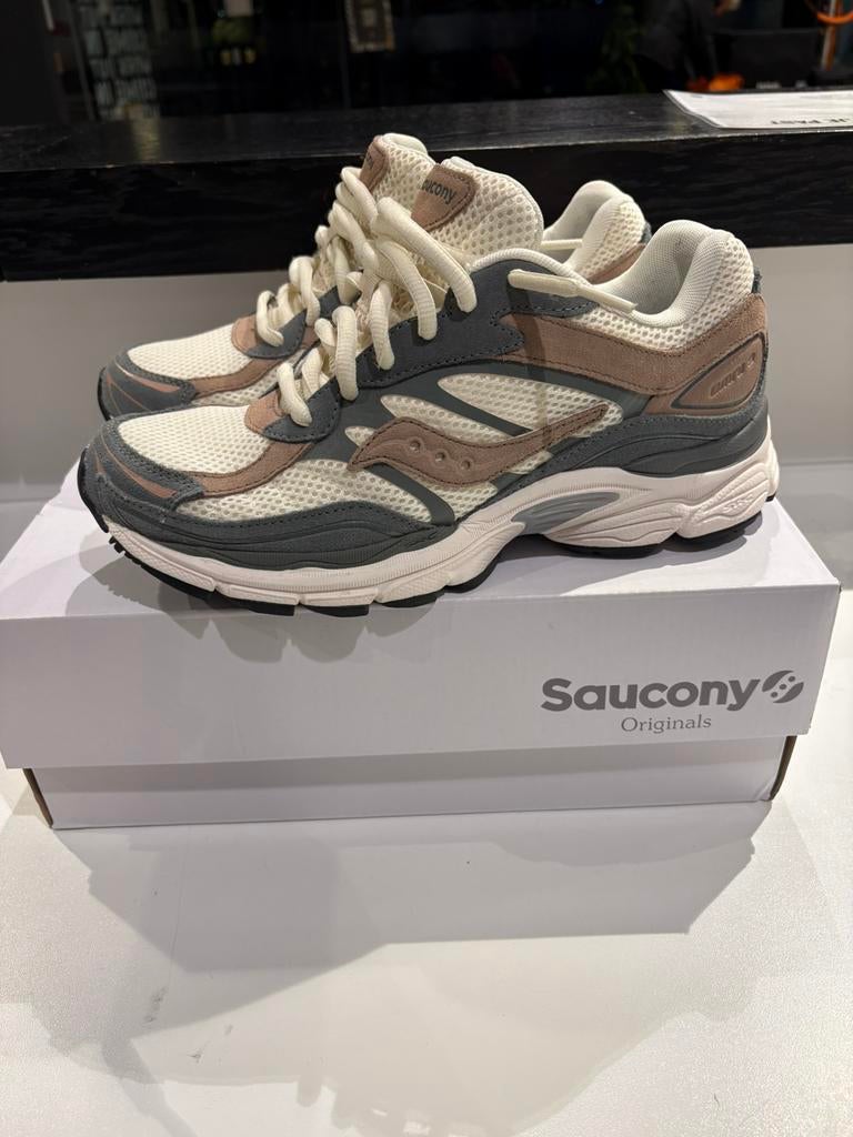 Saucony Progrid 9 Forrest Green / Off White 42 ALS NIEUW, Ophalen of Verzenden, Zo goed als nieuw, Overige kleuren