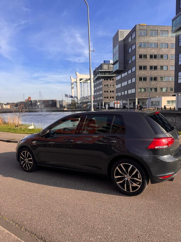Volkswagen Golf 1.2 TSI 77KW 5D 2014 Grijs, Voorwielaandrijving, 4 cilinders, 610 kg, 49 €/maand