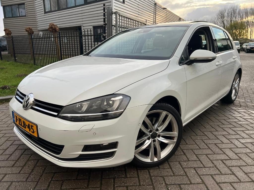 Volkswagen Golf 1.4 TSI DSG Pano Leer Navi Cruise Camera Ful, USB, Zwart, 4 cilinders, Wit
