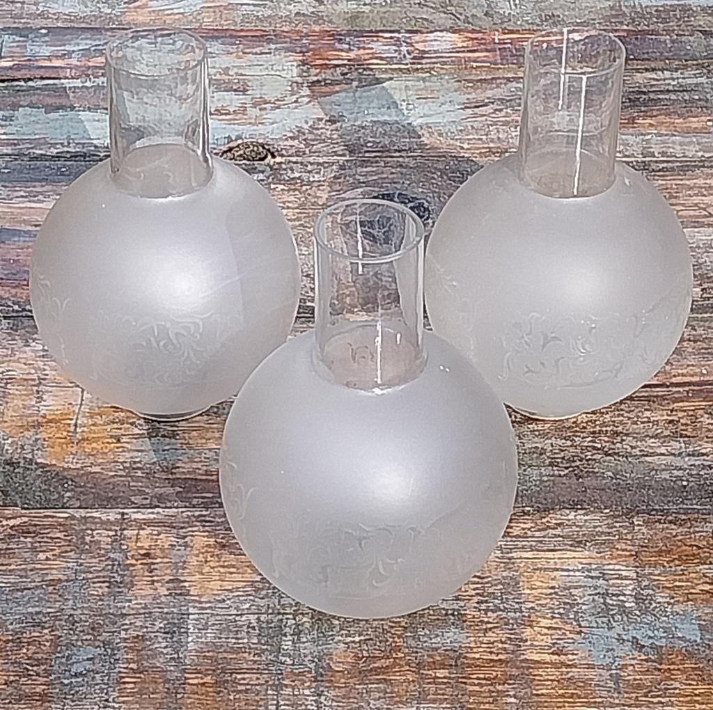 3 glazen lampenkappen voor olielampen, Ophalen of Verzenden, Gebruikt, Rond, Minder dan 25 cm