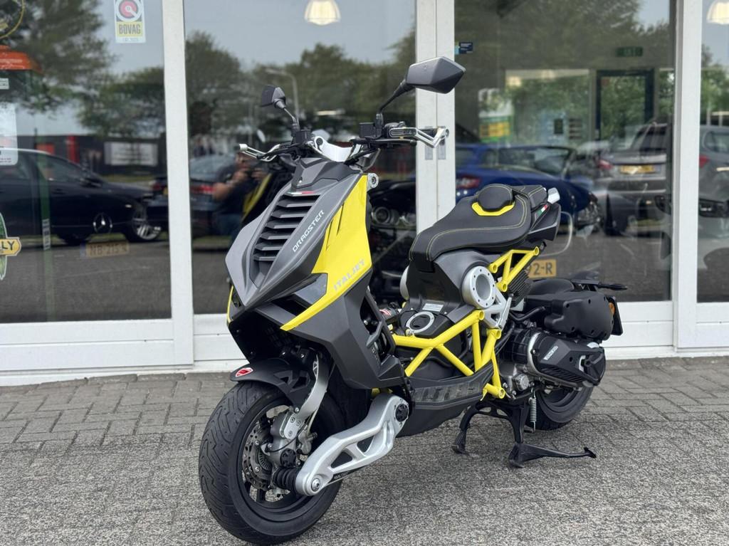 Italjet Dragster 200cc, Akrapovic uitlaat, Malossi koppeling, Italjet.com, Via Dell'Agricoltura 23, 40023 Castel Guelfo Di Bologna (Bologna), Italië