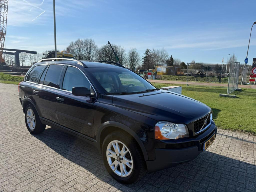 Volvo XC90 2.4D Kinetic 7 Persoons Automaat 2004 wheelhouse, Gebruikt, Beige, 255 €/maand, 7 stoelen