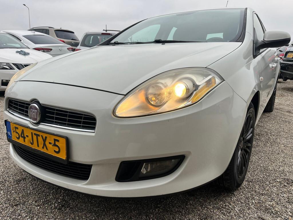 Fiat Bravo 1.4 Corporate Clima Cruise PDC LMV Nette Auto Nie, Auto's, Fiat, Voorwielaandrijving, 15 km/l, Gebruikt, 4 cilinders