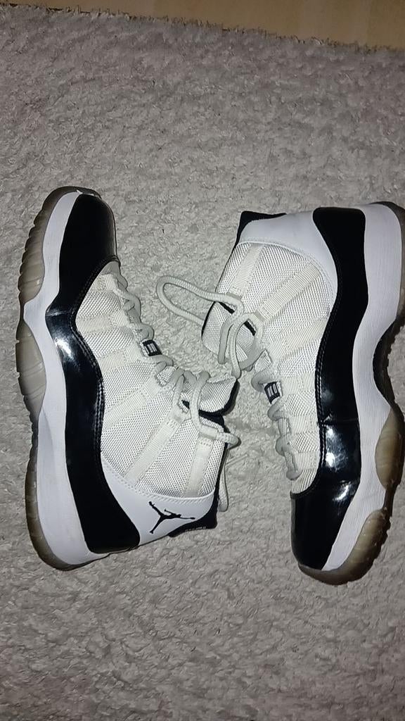 jordan 11 maat 41, Sport en Fitness, Basketbal, Ophalen of Verzenden, Zo goed als nieuw, Schoenen