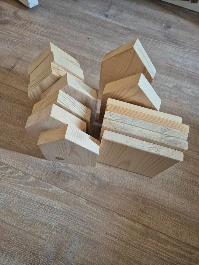 Houten huisjes en vierkante blokken voor plotter/decoratie, Ophalen, Gebruikt