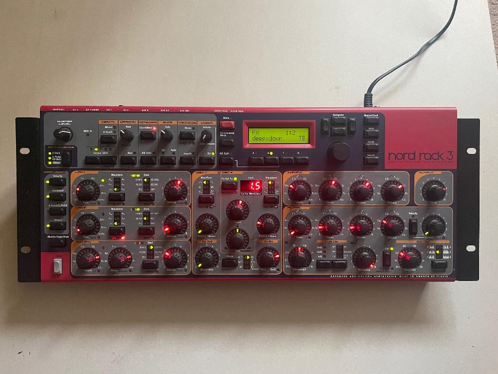 Clavia Nord Rack 3 - Nord Lead, with rackears and manuel, Overige merken, Gebruikt, Met midi-aansluiting, Overige aantallen