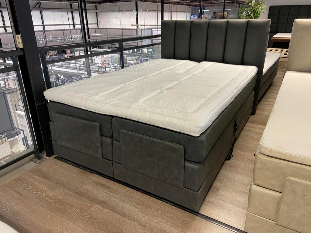 elektrisch verstelbare Boxspring 140x200 Antraciet lederlook, Huis en Inrichting, Slaapkamer | Boxsprings, Ophalen, 140 cm, 200 cm