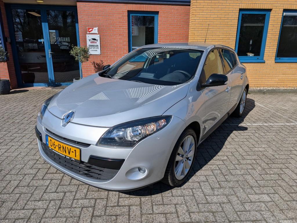 Renault MEGANE 1.6 PARISIENNE E85, Cruise, Airco, Navi, Trek, Euro 5, Gebruikt, 4 cilinders, Bedrijf