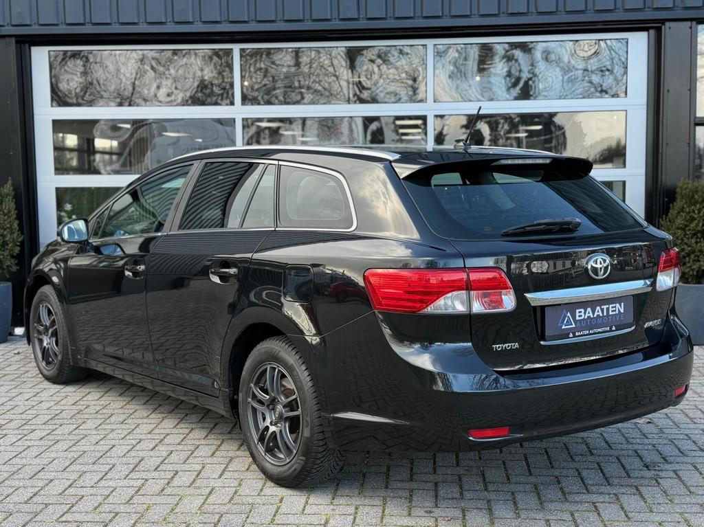 Toyota Avensis Wagon 1.8 VVTi Business|2e eig.|Camera|BT|Cru, Auto's, Avensis, 4 cilinders, Zwart, Handgeschakeld