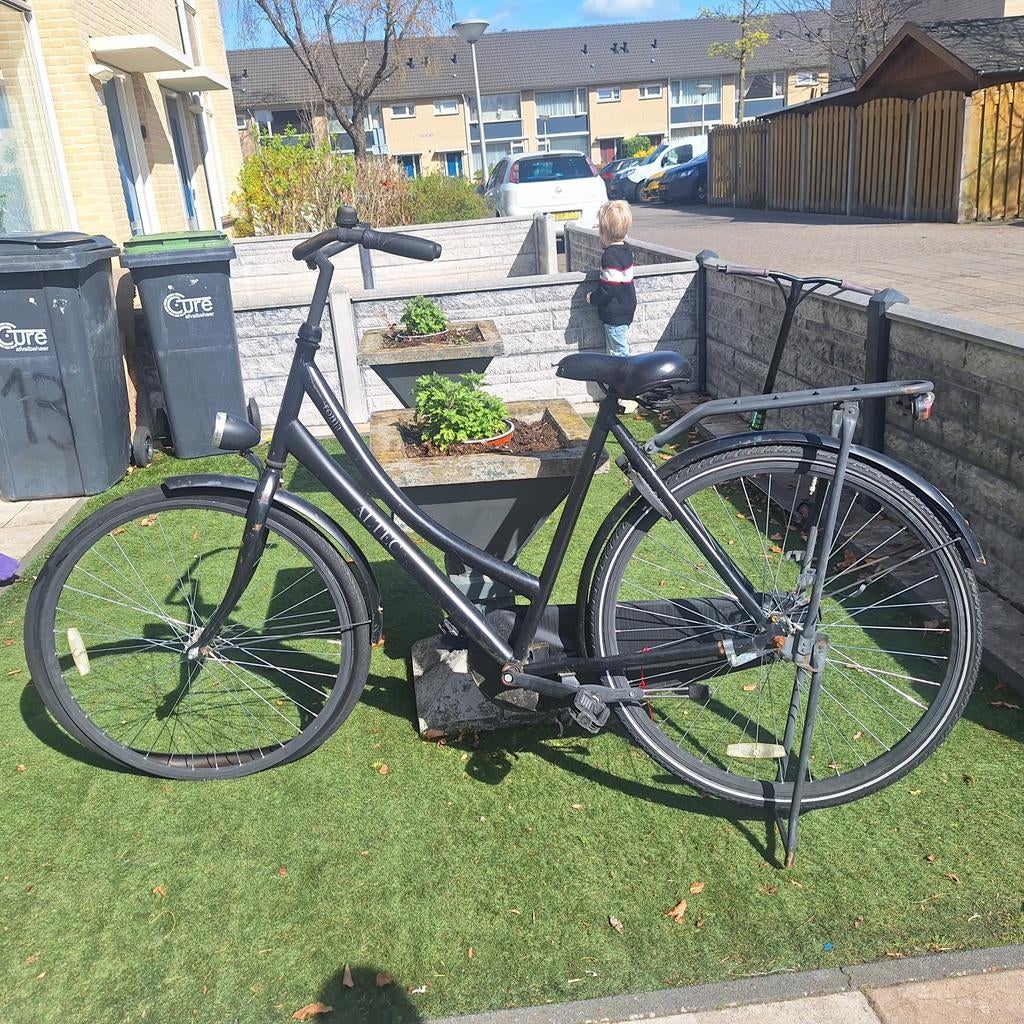 Omafiets met lekke achterband, Ophalen of Verzenden, Gebruikt