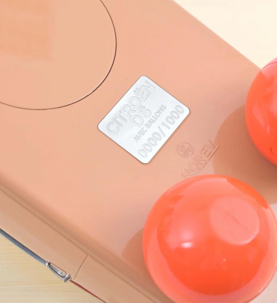 CITROEN DS 19 op 4 ballen 1959 schaal 1/12 NOREV ref. 121567, Hobby en Vrije tijd, Modelauto's | 1:5 tot 1:12, Verzenden, Nieuw