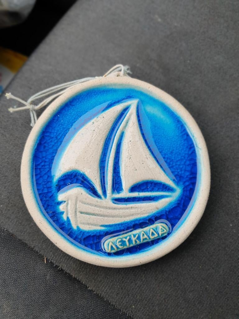 Keramische decoratie Lefkada zeilboot, Ophalen of Verzenden, Gebruikt