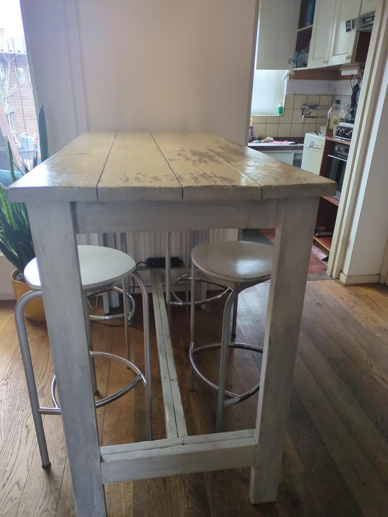 Bartafel met 4 krukken, Ophalen