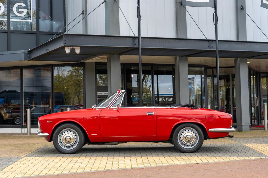 Alfa Romeo Giulia Sprint GTC (bj 1965), Auto's, Oldtimers, Cabriolet, Origineel Nederlands, Bedrijf, Handgeschakeld