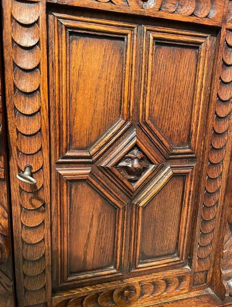 Antiek eiken bureau met zwart inleg snijwerk  Maat 160x80 cm, Ophalen