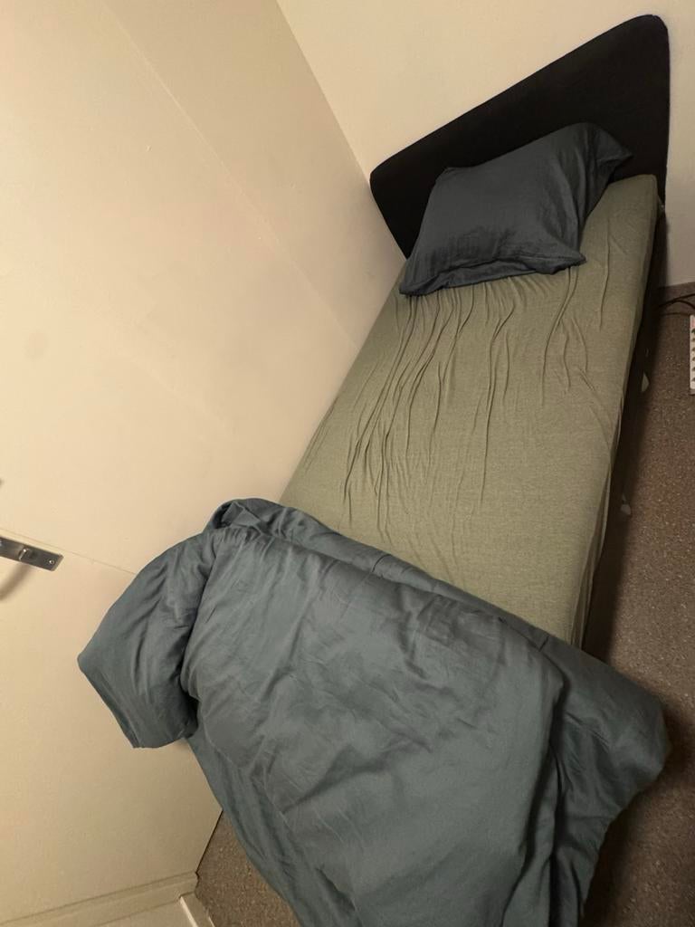 Ikea Slattum bed (90x200) met Vesteröy matras, 90 cm, Eenpersoons, Ophalen of Verzenden, Zo goed als nieuw