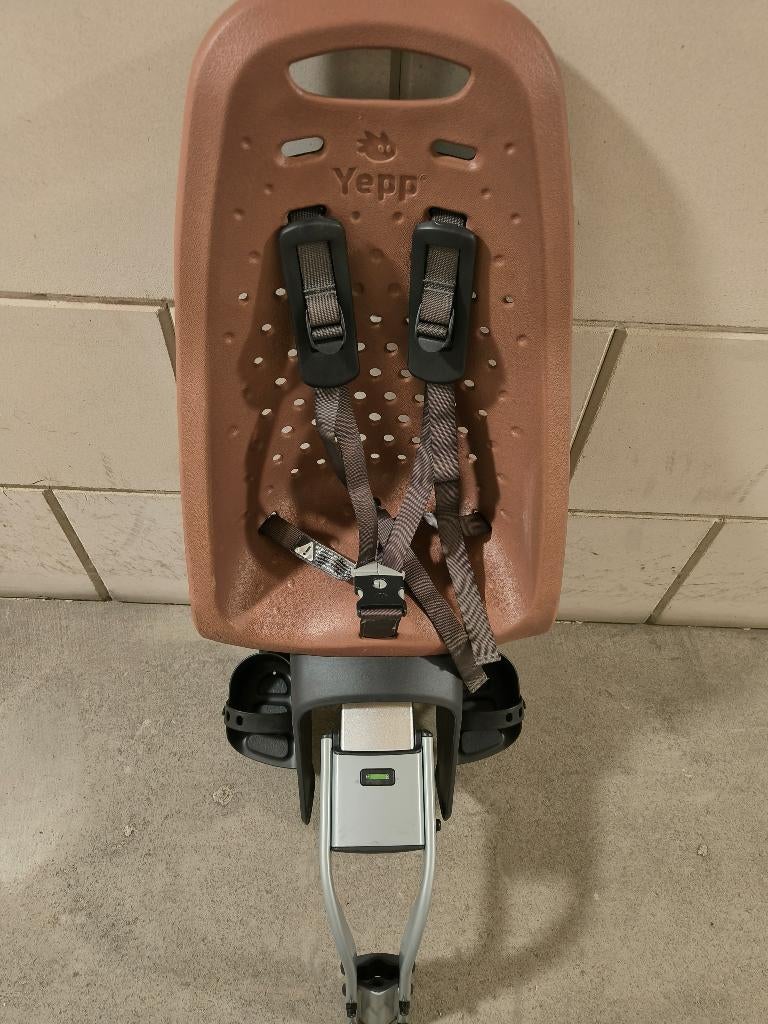 Thule Yepp fietsstoel., Fietsen en Brommers, Fietsaccessoires | Fietsstoeltjes, Ophalen, Achterzitje, Voetsteuntjes, Yepp (Thule)