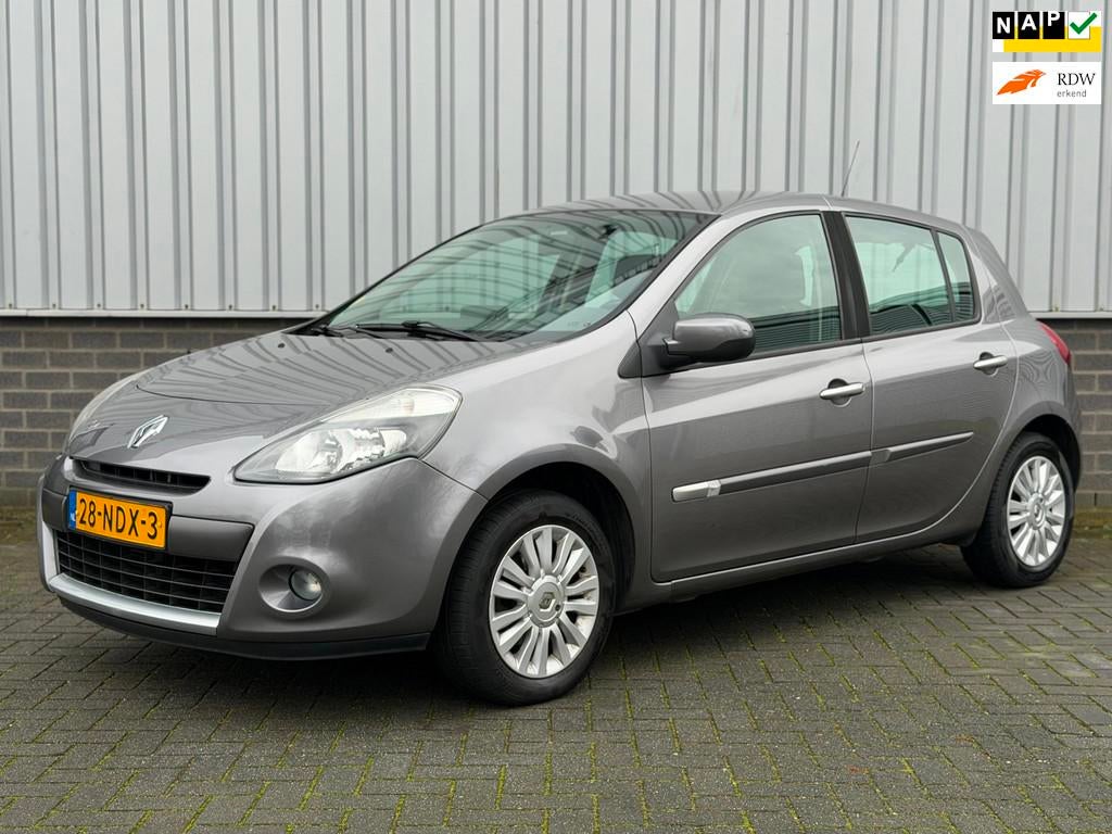 Renault Clio 1.2 TCe Collection |Airco|Navi|CuiseCtrl|Trekha, Voorwielaandrijving, Euro 5, Gebruikt, Zwart