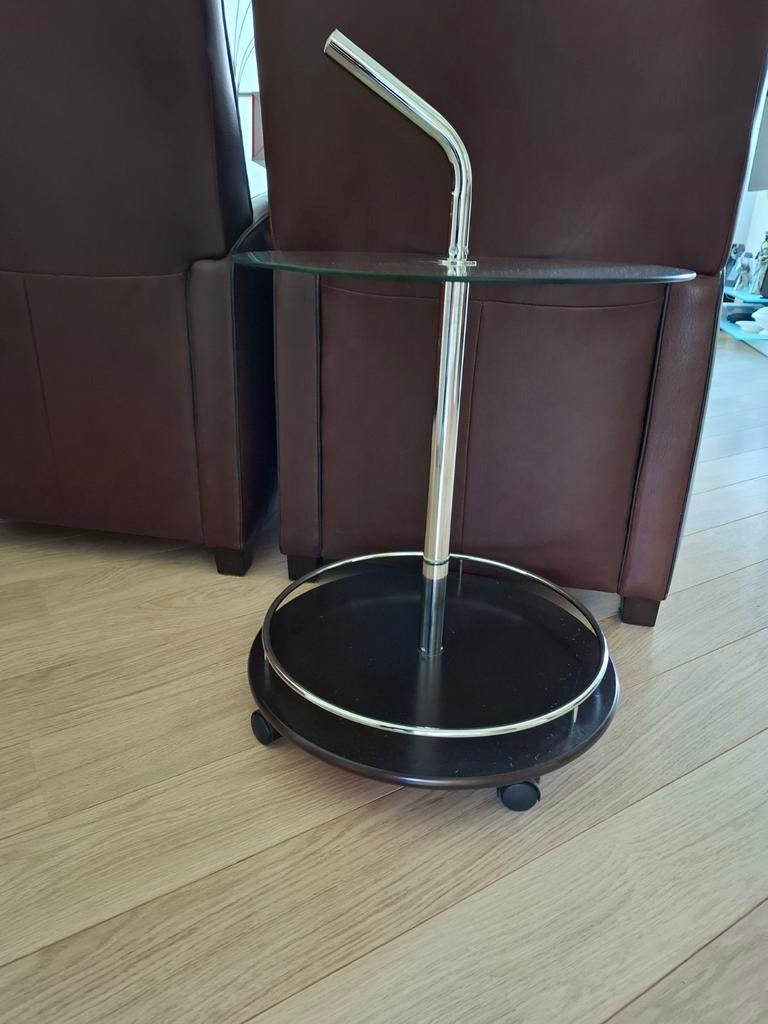 Ronde bijzettafel op wieltjes, Huis en Inrichting, Tafels | Bijzettafels, Minder dan 55 cm, Rond, Glas, Ophalen