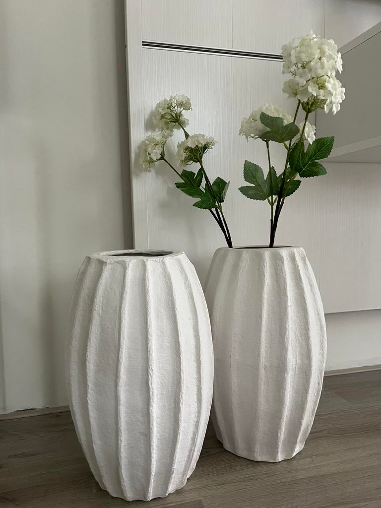 2 vazen van papier maché (alleen ophalen in Almere!), Huis en Inrichting, Overige materialen, Overige kleuren, Ophalen of Verzenden