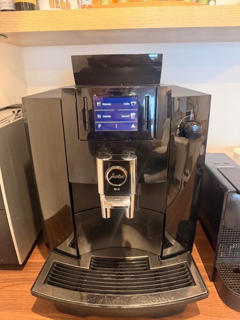 Jura we6, Witgoed en Apparatuur, Ophalen, Zo goed als nieuw, Koffiemachine