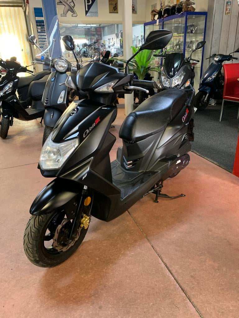 Gebro scooters: Sym orbit III 3 25KM SNOR BJ2024 mat zwart, Gebruikt, Overige modellen, Ophalen of Verzenden, Benzine