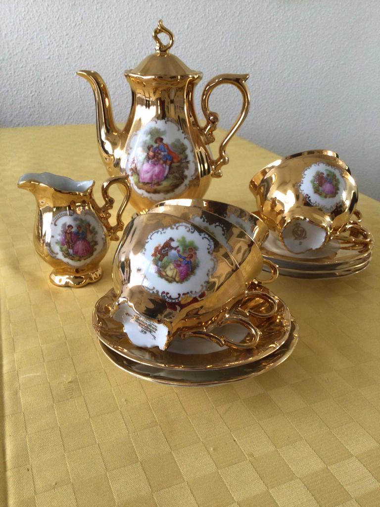 Chinees porseleinen koffieservies, Ophalen
