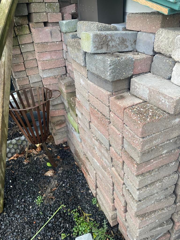 Diverse partij gebruikte betonklinkers en terrastegels, Tuin en Terras, Ophalen, Gebruikt, Overige typen, 10 m² of meer