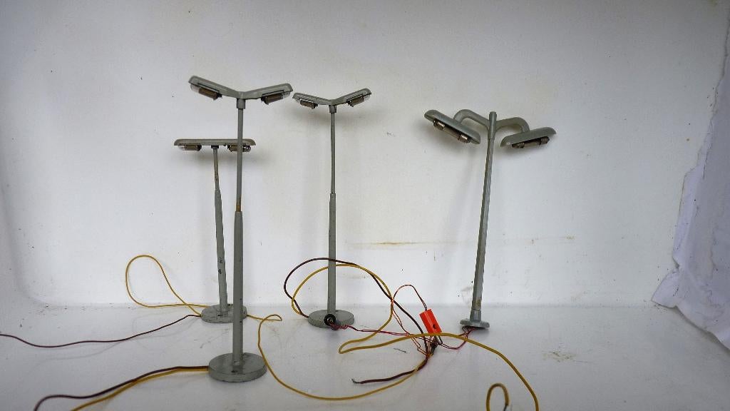 4 Märklin metalen lantarens, Hobby en Vrije tijd, Verzenden, Gebruikt