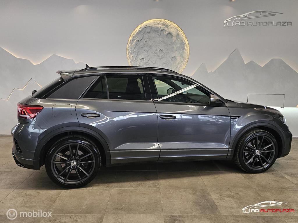 Volkswagen T-Roc 2.0 TSI 4Motion R Panorama/Akrapovic/ACC, Automaat, Zwart, 4 cilinders, 1984 cc