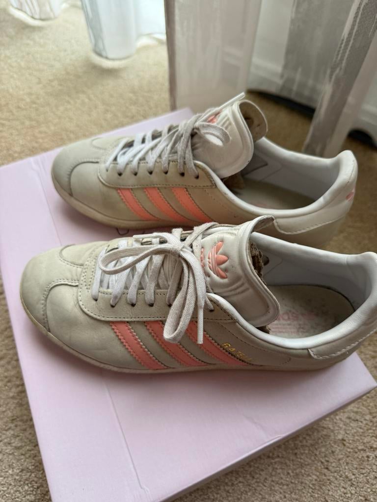 Adidas gazelle 38 2/3, Kleding | Dames, Schoenen, Overige kleuren, Ophalen of Verzenden, Sneakers of Gympen, Zo goed als nieuw