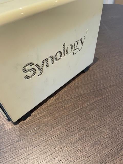 Synology DS212j zonder schijven, Ophalen of Verzenden, Gebruikt