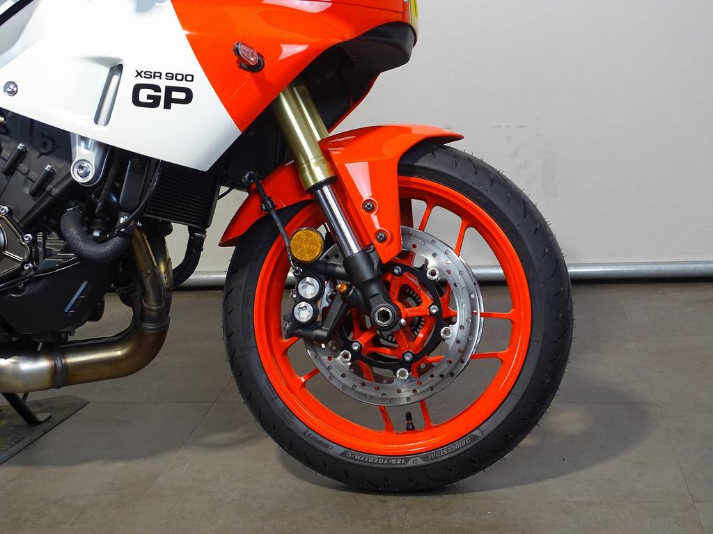 Yamaha XSR 900 GP - foto 2