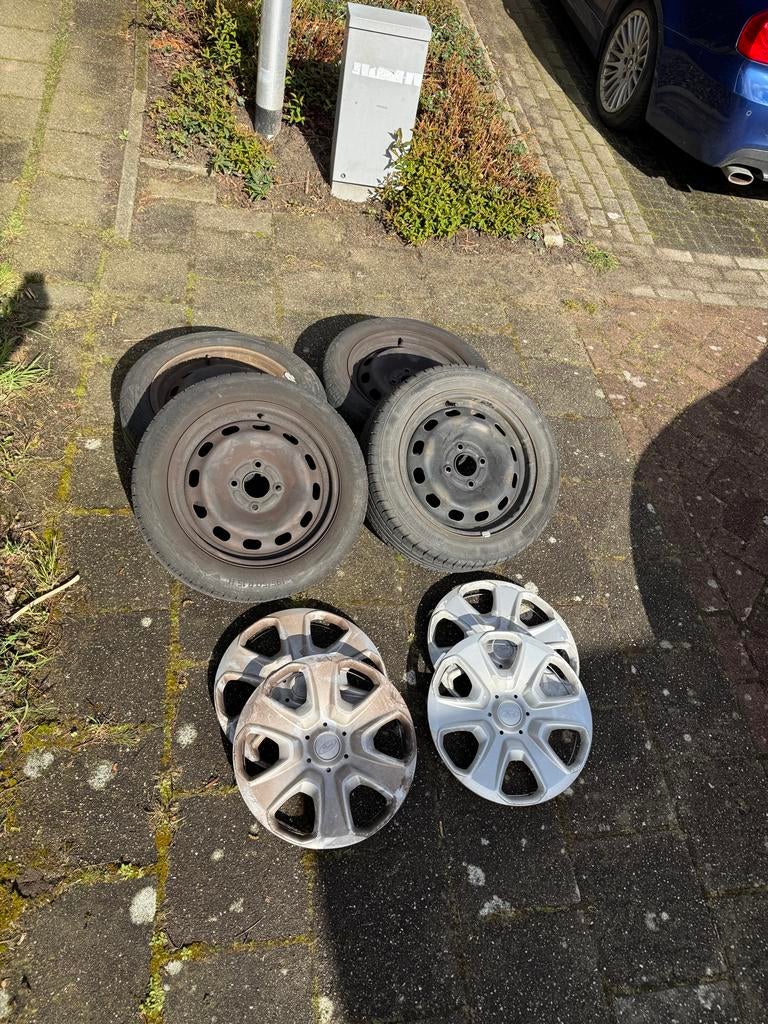 4x Zomerbanden van Continental 195 50 R15 - Ford Fiesta, Ophalen, Gebruikt, 15 inch, Banden en Velgen