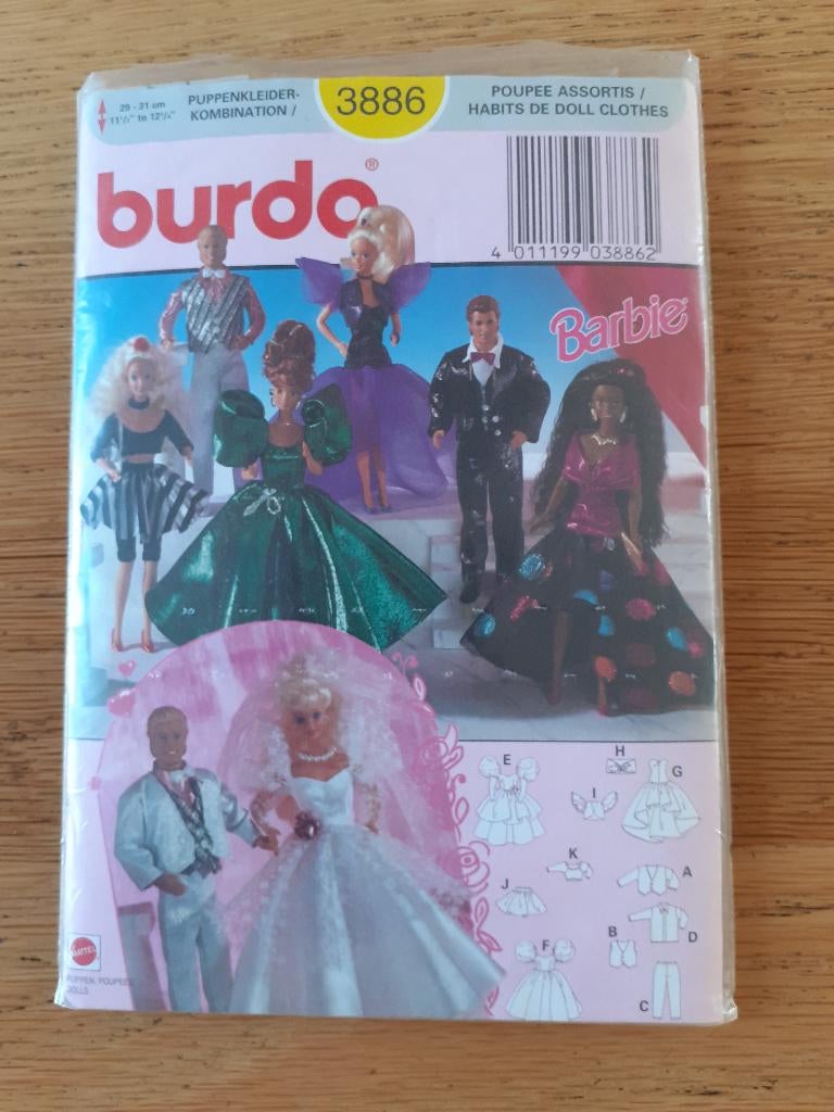 burda 3886 barbie ken poppenkleertjes naaien patronen, Ophalen of Verzenden, Zo goed als nieuw, Kleertjes