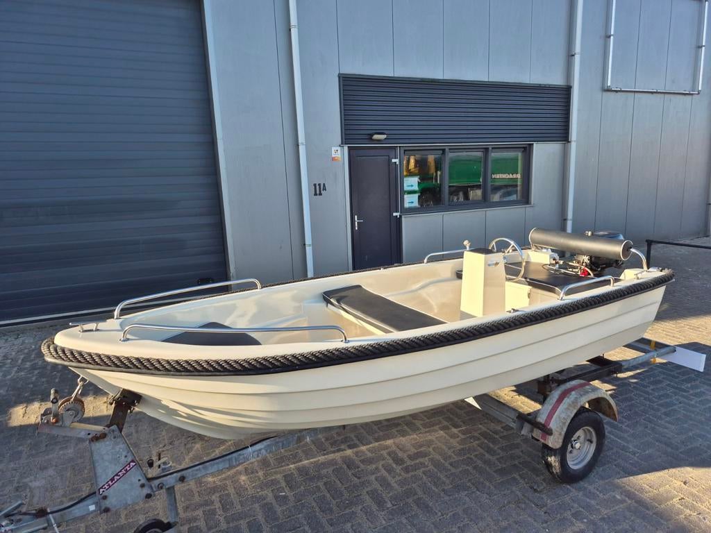 Console boot - Sloep Boat, Watersport en Boten, Vis- en Consoleboten, Zo goed als nieuw, Tot 10 pk, 3 tot 6 meter, Benzine, Buitenboordmotor