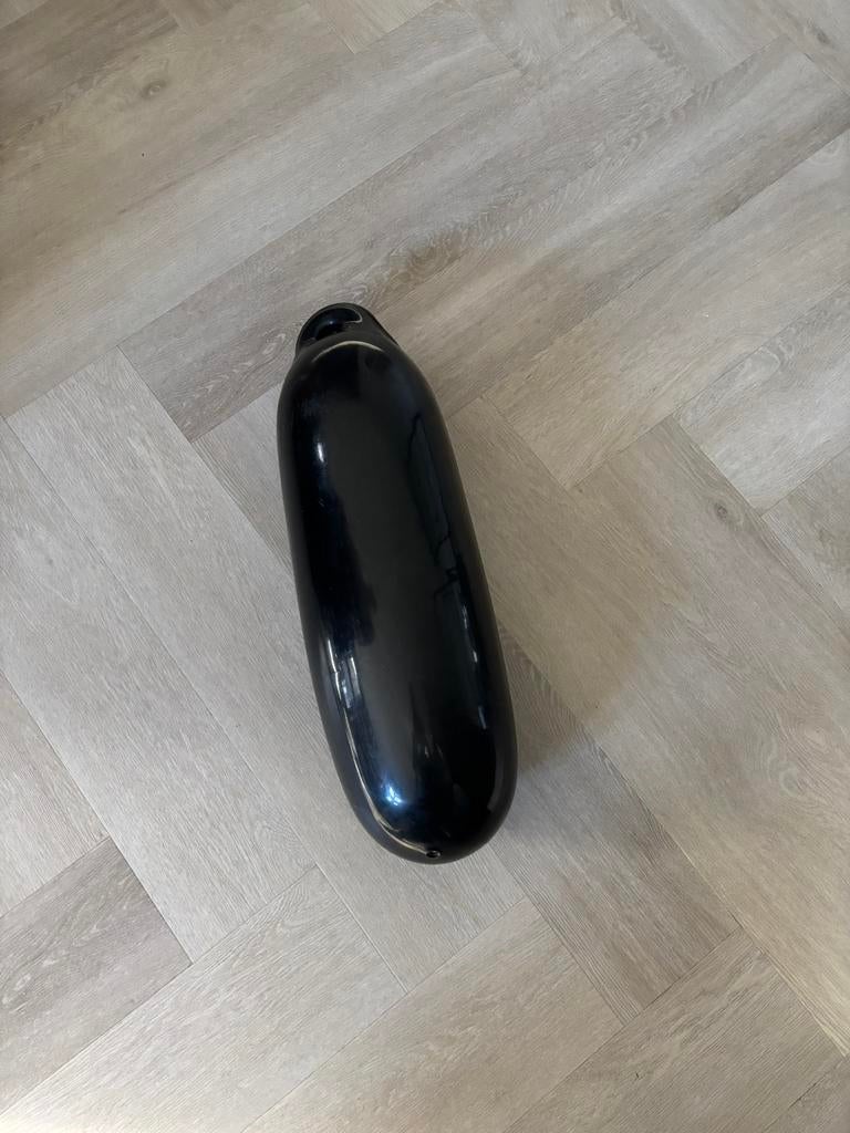 2 Majoni drop fender 58x15 cm zwart, Ophalen of Verzenden, Gebruikt, Ankeren en Afmeren, Zeilboot of Motorboot