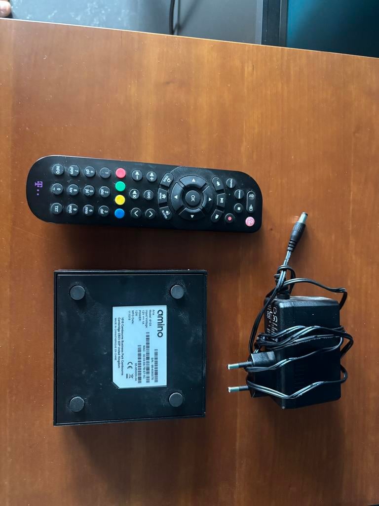 Amino Aria model 610X incl voedingskabel, afstandsbediening, Ophalen of Verzenden, Zo goed als nieuw