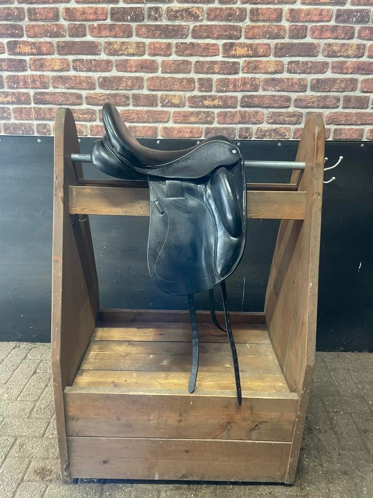 Fijn custom zadel 17,5 inch, Gebruikt, Maudybosker@live.nl, Dressuur, Custom