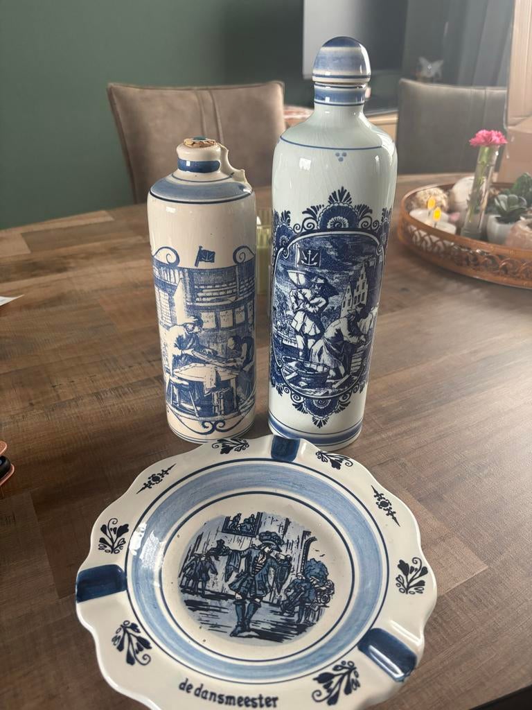 Delfts Blauw flessen en asbak - Beschadigd, Antiek en Kunst, Antiek | Keramiek en Aardewerk, Ophalen of Verzenden